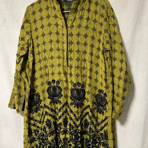 Green and Black Patterned Tunic - Picture 1 of 4
